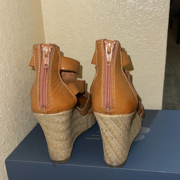 Light brown wedges - Picture 4 of 7